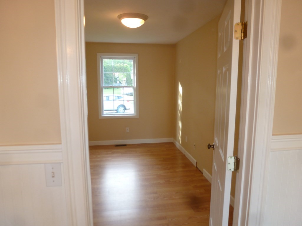 29 Strasburg Road Worcester, MA 01607 - Photo 14 of 41 Gallery Image 14