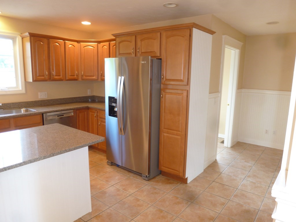29 Strasburg Road Worcester, MA 01607 - Photo 8 of 41 Gallery Image 8