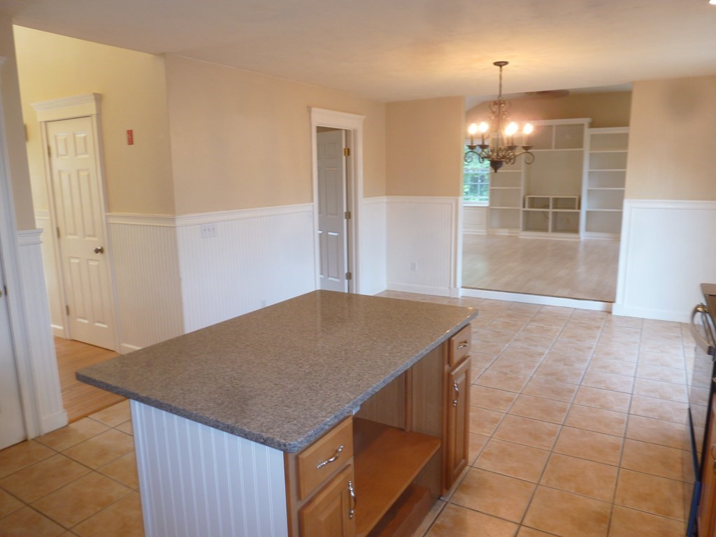 29 Strasburg Road Worcester, MA 01607 - Photo 10 of 41 Gallery Image 10