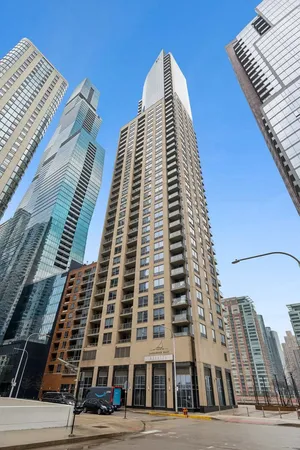 $415,000 | 420 East Waterside Drive, Unit 907, Chicago, IL 60601
