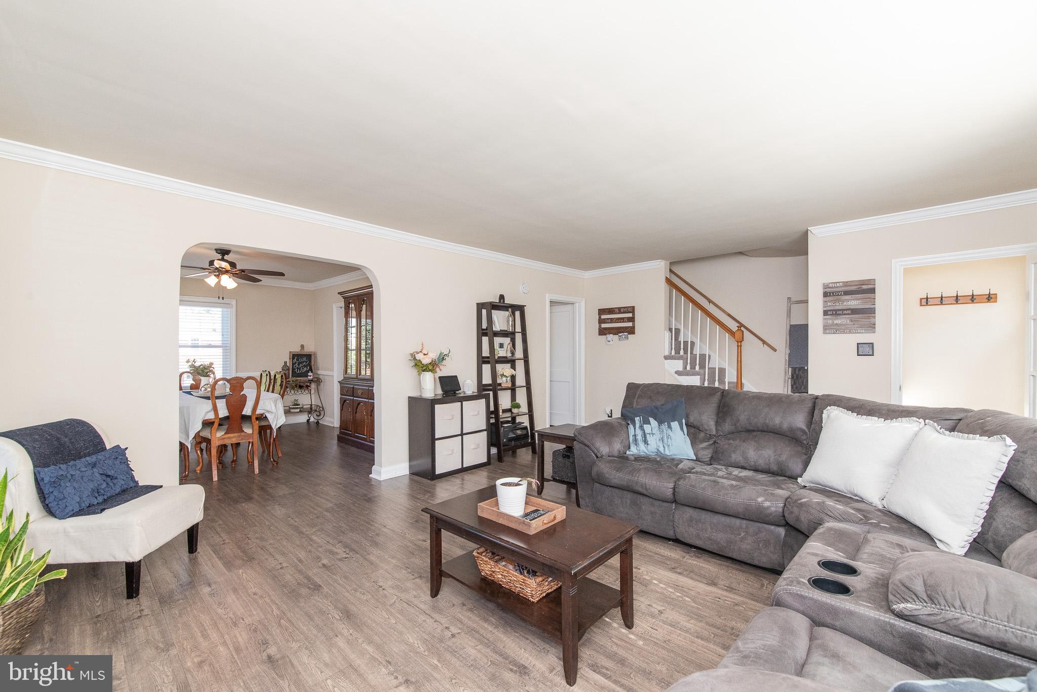 1885 Edgewood Road Towson, MD 21286 - Photo 11 of 53 Living Room