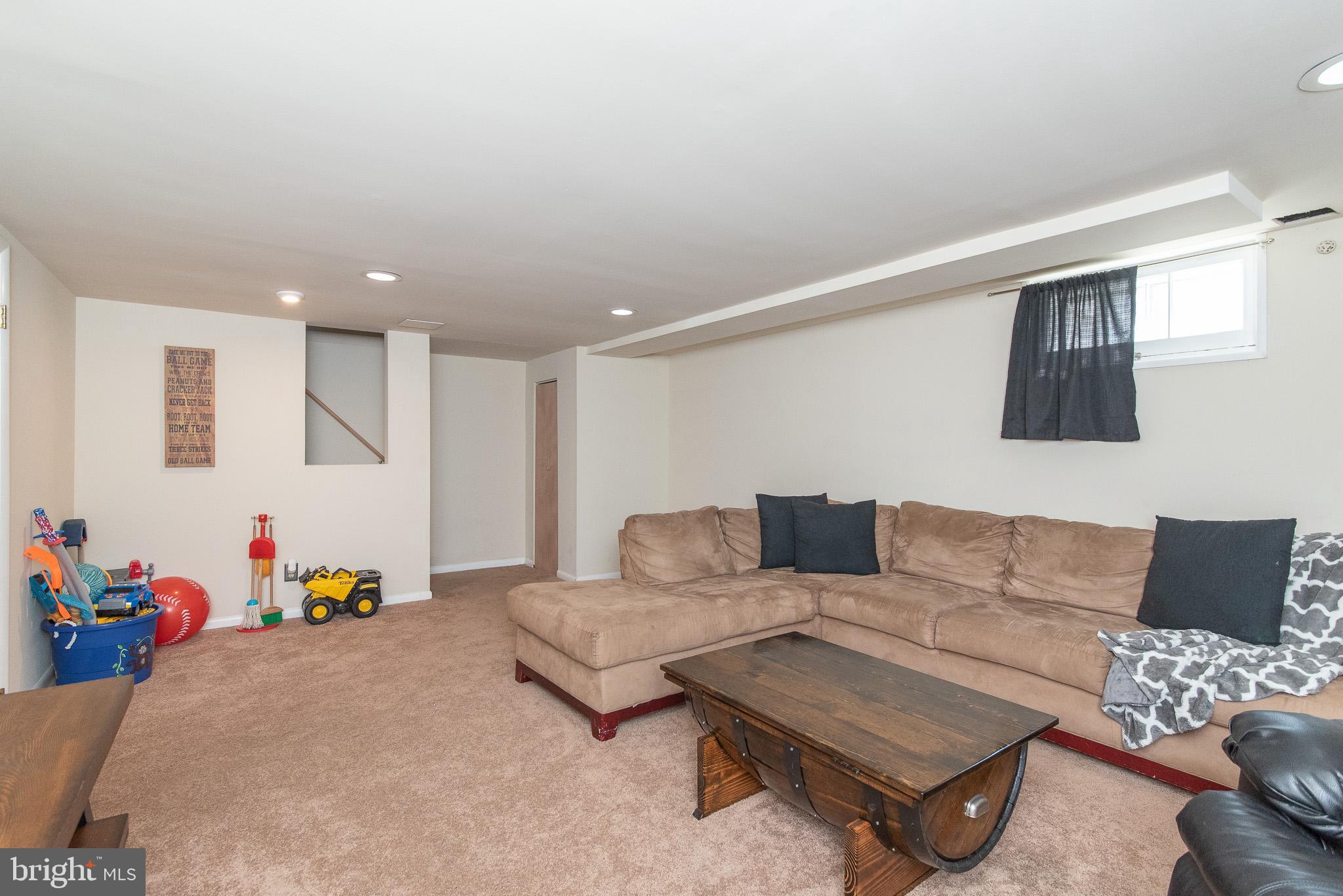 1885 Edgewood Road Towson, MD 21286 - Photo 37 of 53 Family Room