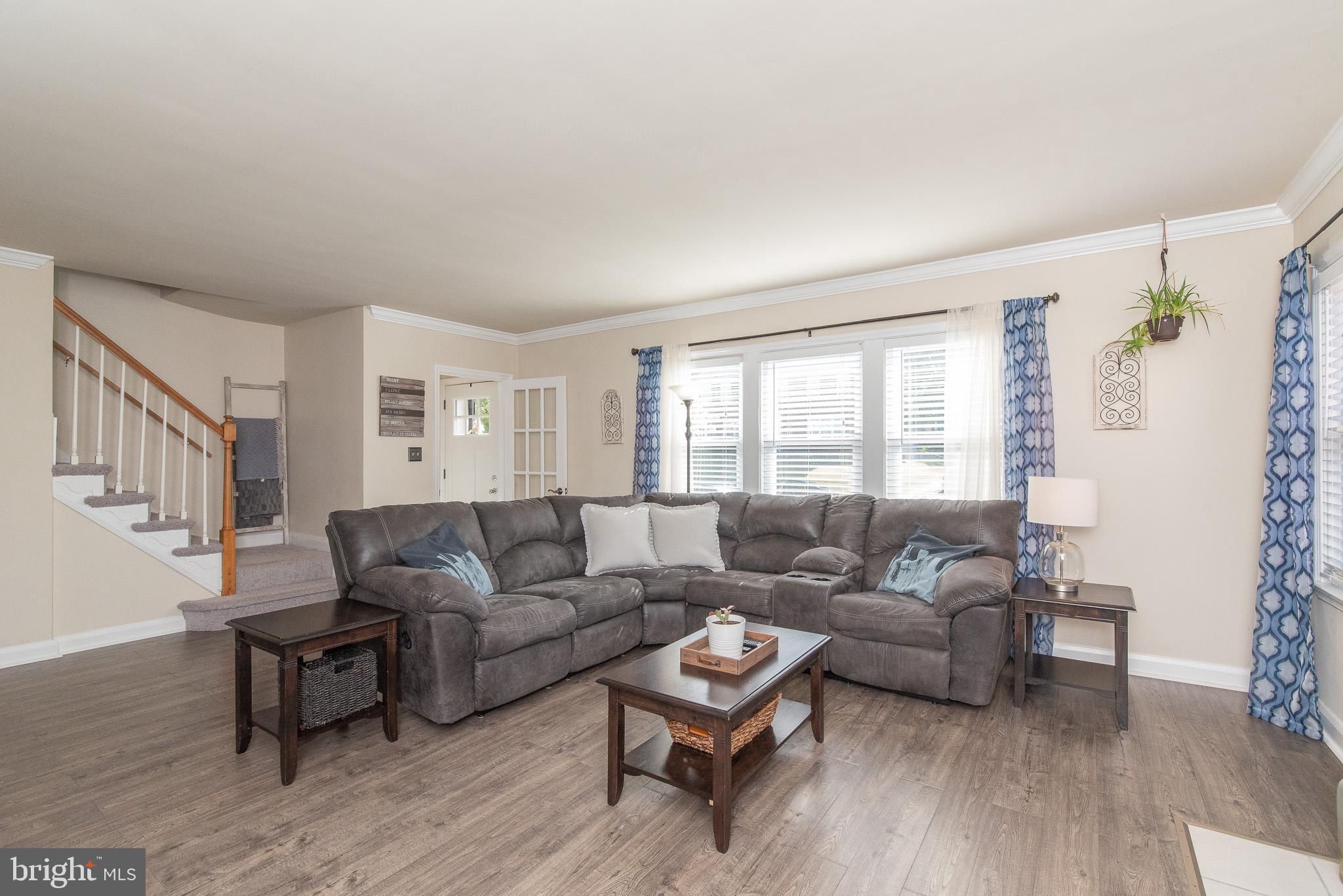 1885 Edgewood Road Towson, MD 21286 - Photo 10 of 53 Living Room