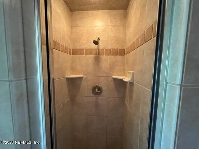 1905 Windjammer Lane St. Augustine, FL 32084 - Photo 25 of 34 3rd floor bathroom