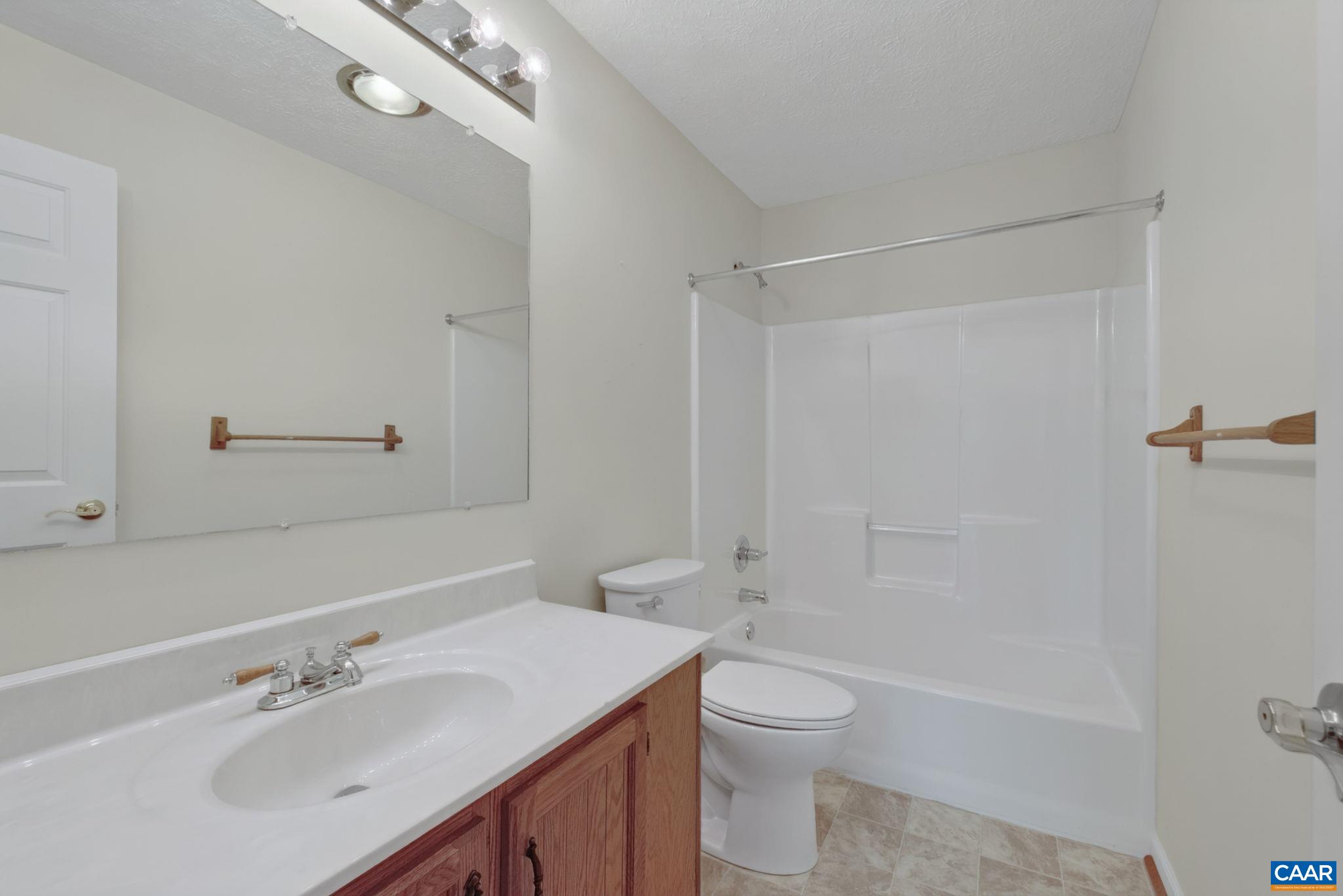 22 Begum Road Palmyra, VA 22963 - Photo 19 of 26 Primary bath