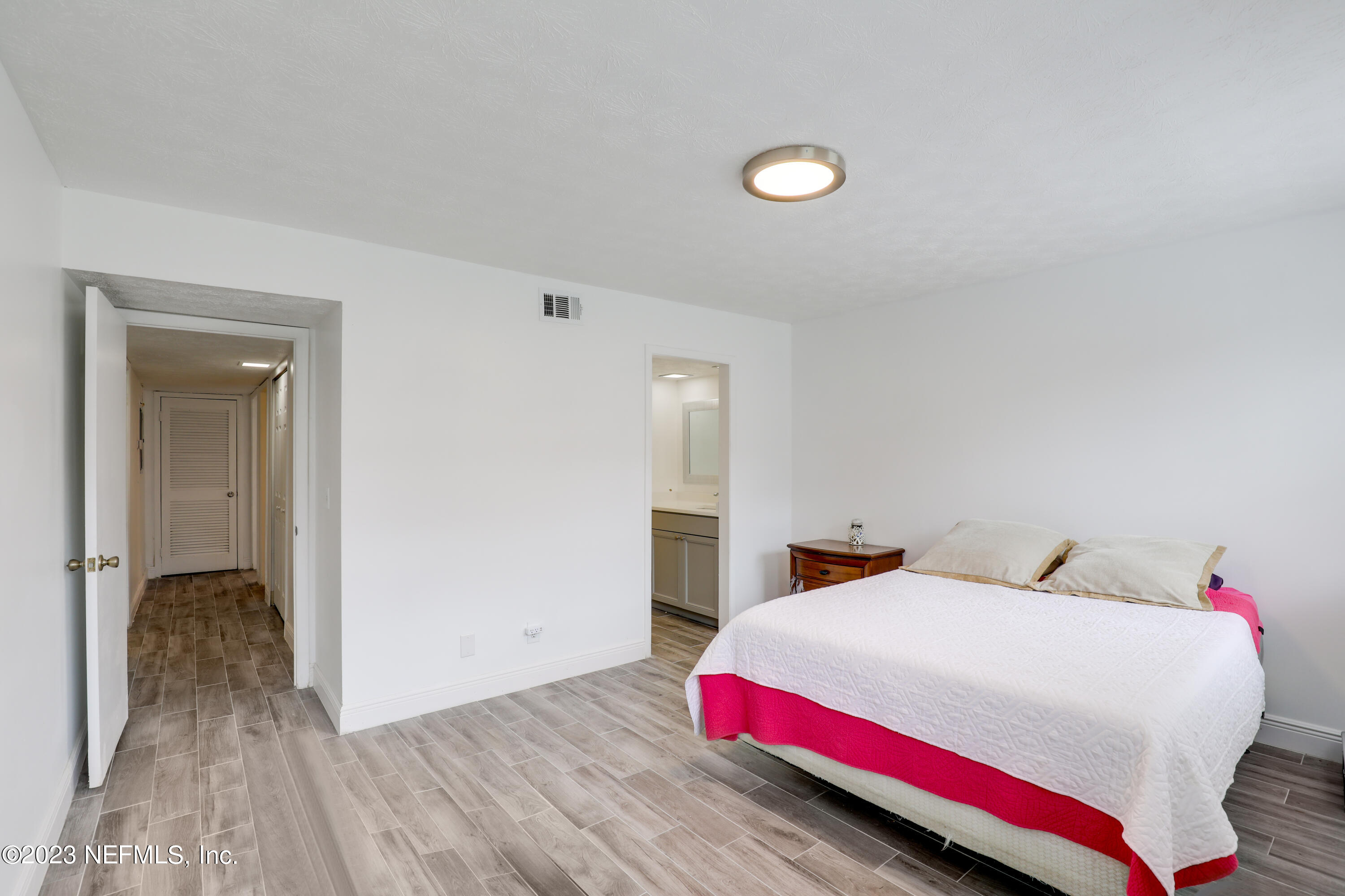 4915 Baymeadows Road, Unit 6B Jacksonville, FL 32217 - Photo 12 of 19 Primary Bedroom-2