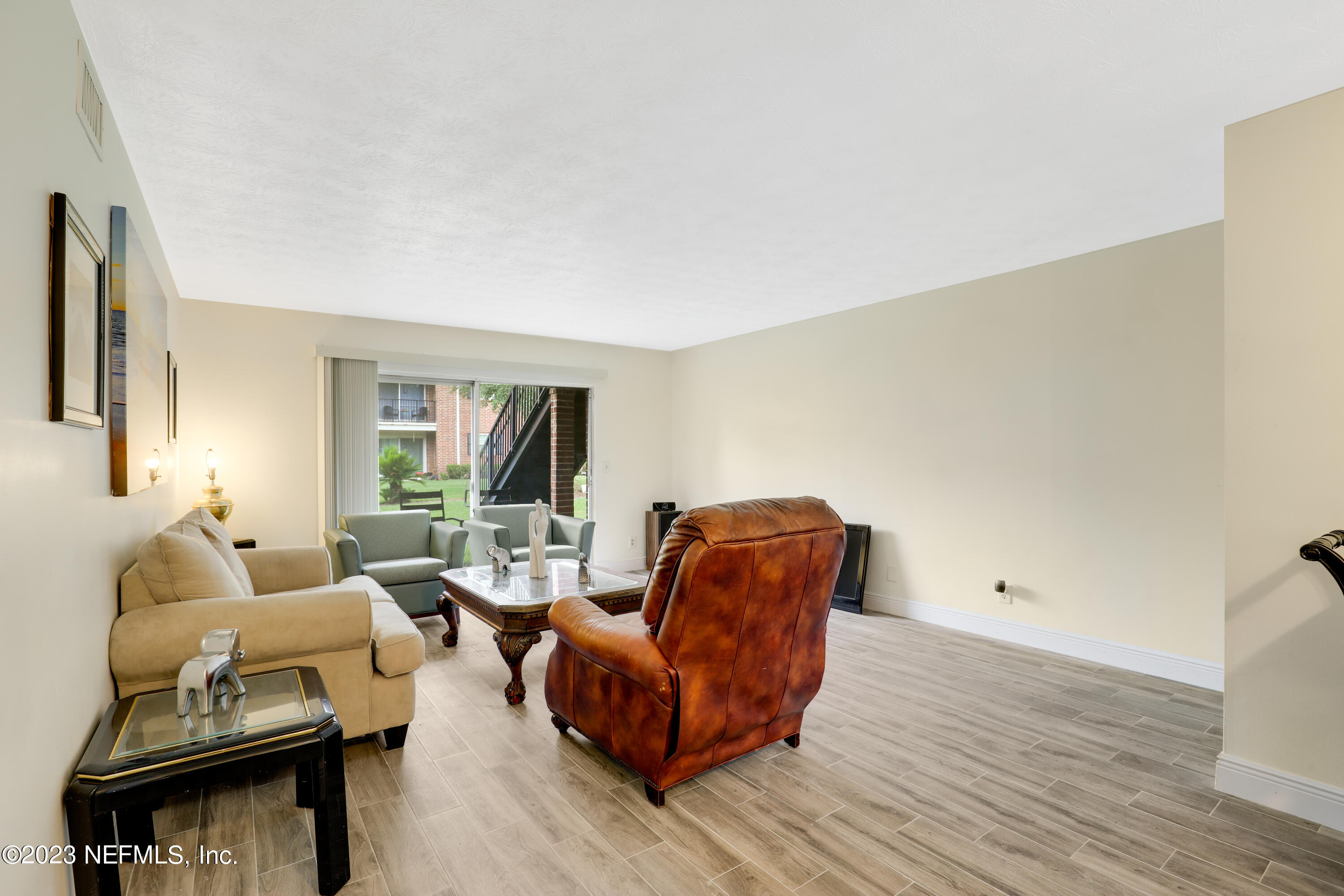 4915 Baymeadows Road, Unit 6B Jacksonville, FL 32217 - Photo 3 of 19 Living Room-2