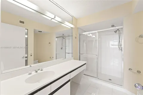 $450,000 | 19101 Northeast 36th Court, Unit 509, Aventura, FL 33180