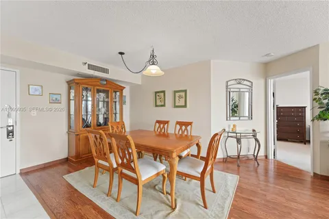 $450,000 | 19101 Northeast 36th Court, Unit 509, Aventura, FL 33180