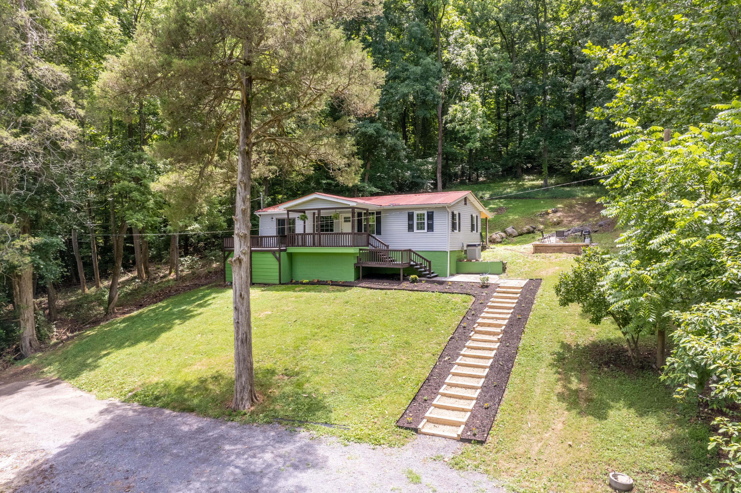 213 Steele Creek Road Bristol, TN 37620 - Photo 31 of 42 Steele Creek-25