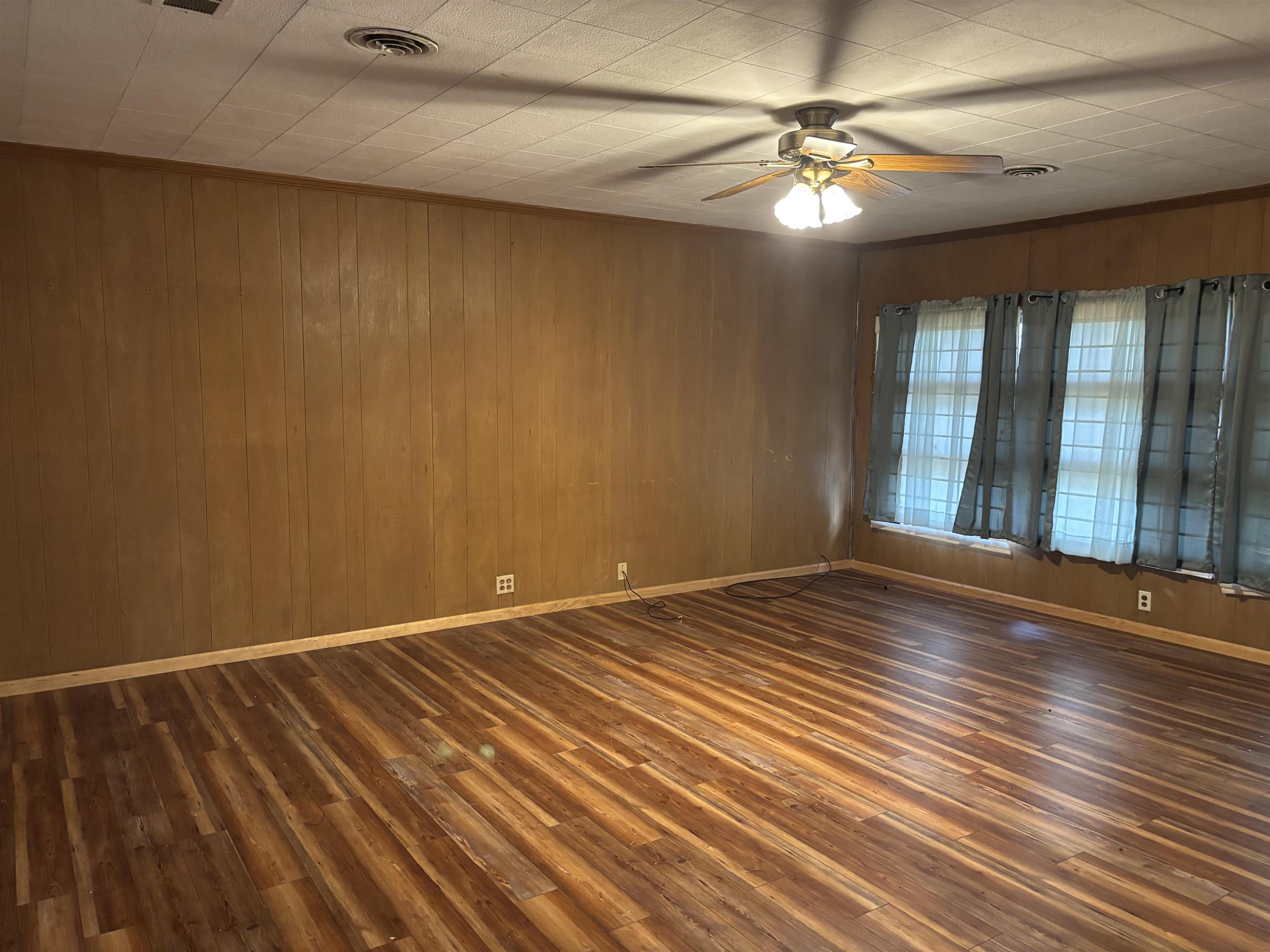 5922 Southcrest Road Fort Wayne, IN 46816 - Photo 12 of 16