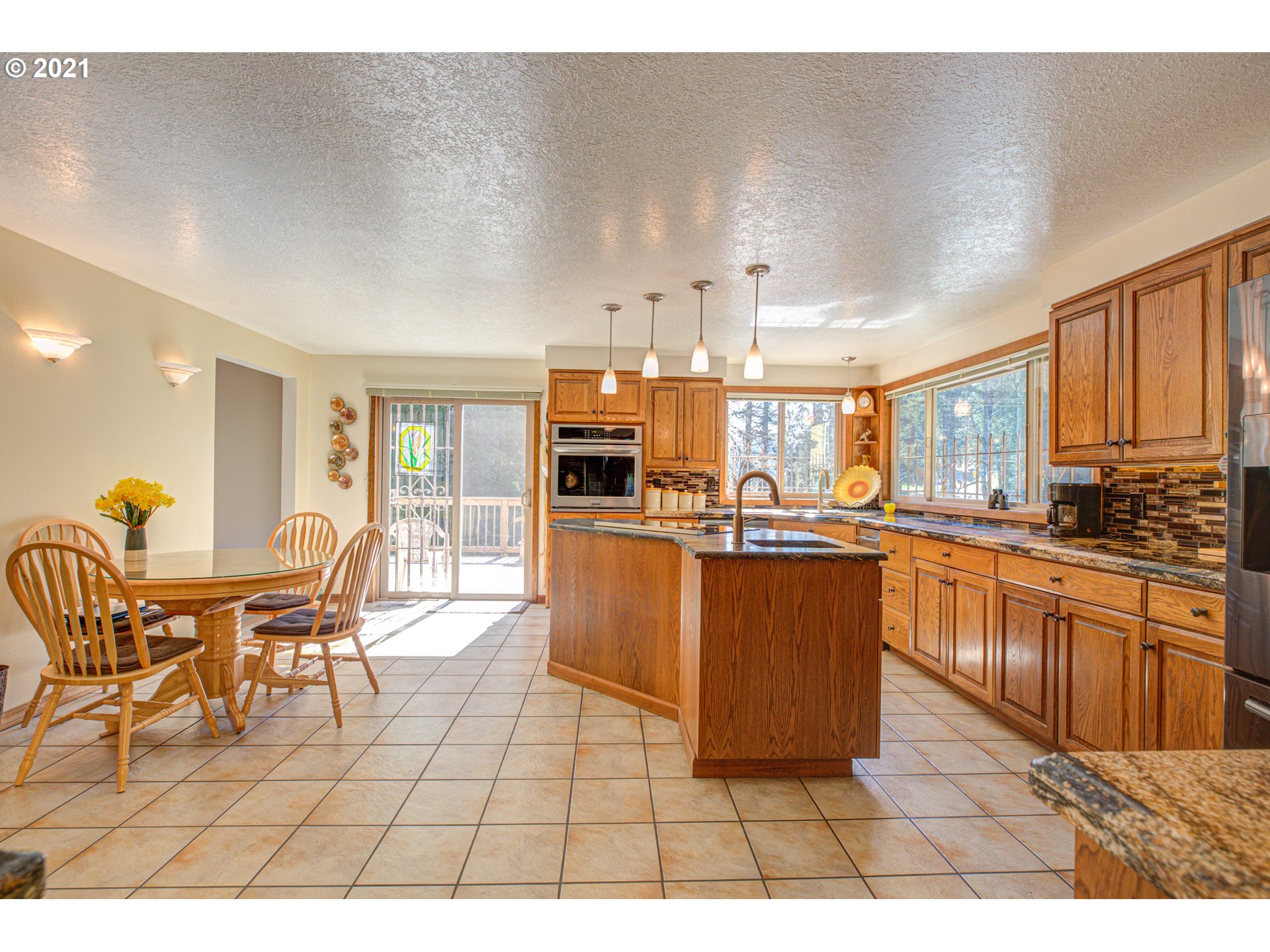 15643 South Maplelane Road Oregon City, OR 97045 - Photo 11 of 32 Gallery Image 11
