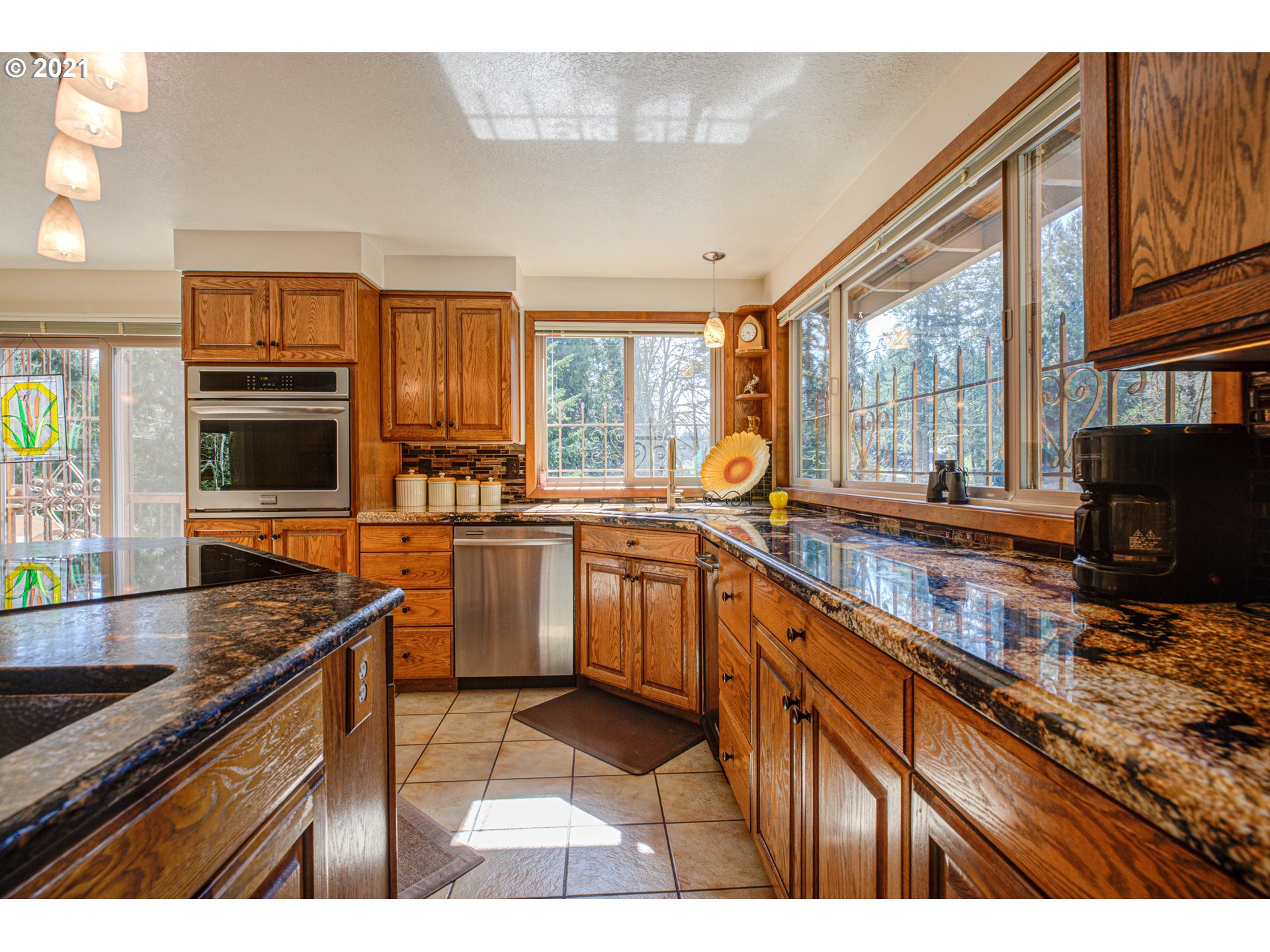 15643 South Maplelane Road Oregon City, OR 97045 - Photo 9 of 32 Gallery Image 9