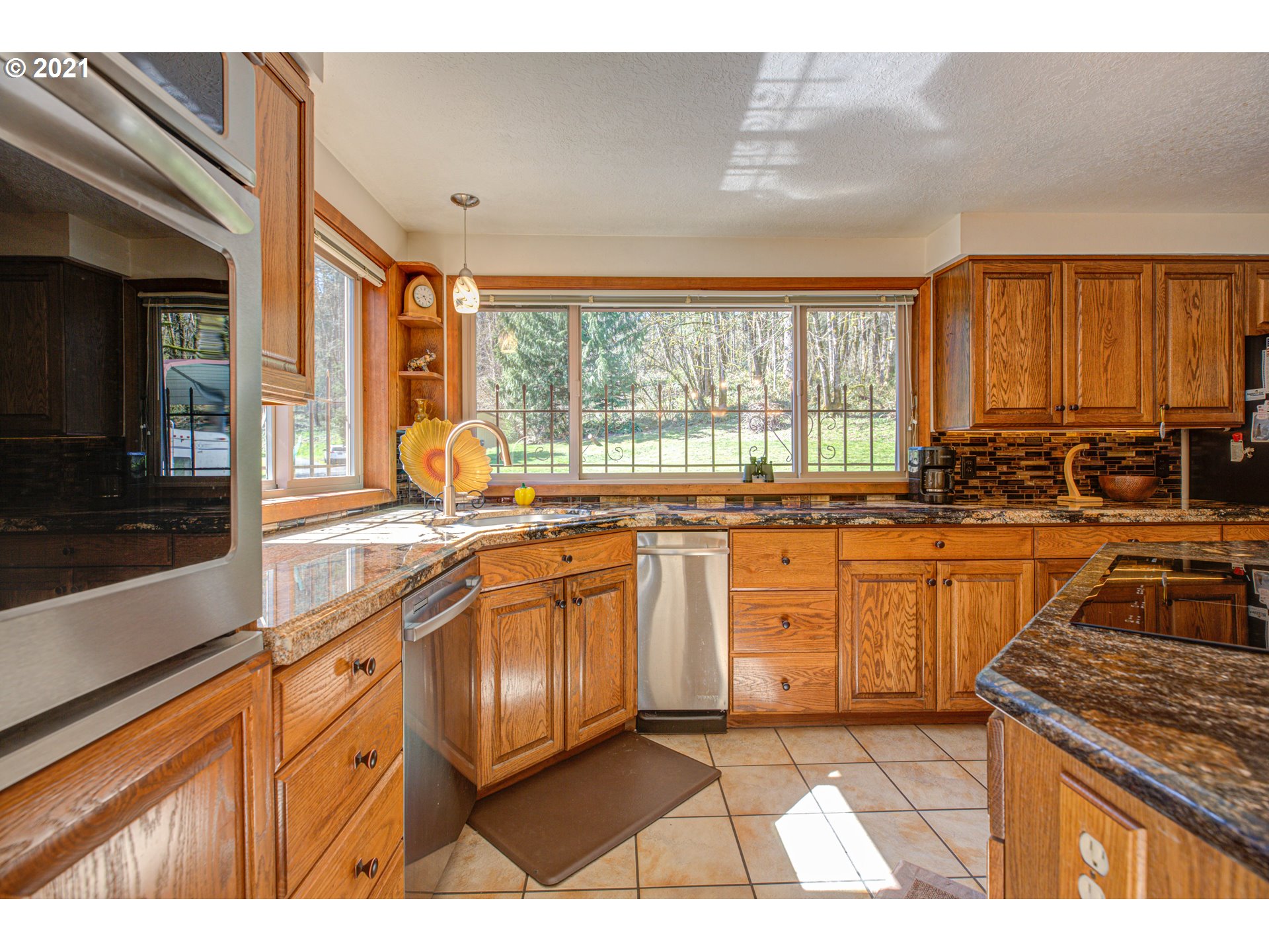 15643 South Maplelane Road Oregon City, OR 97045 - Photo 10 of 32 Gallery Image 10