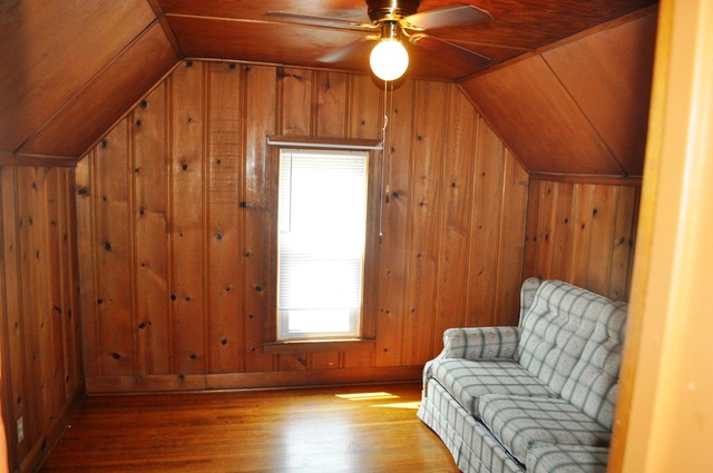 456 Franklin Boulevard Elgin, IL 60120 - Photo 11 of 14 a living room with furniture and a window