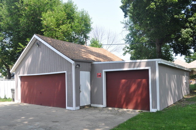 456 Franklin Boulevard Elgin, IL 60120 - Photo 13 of 14 a view of a house with backyard