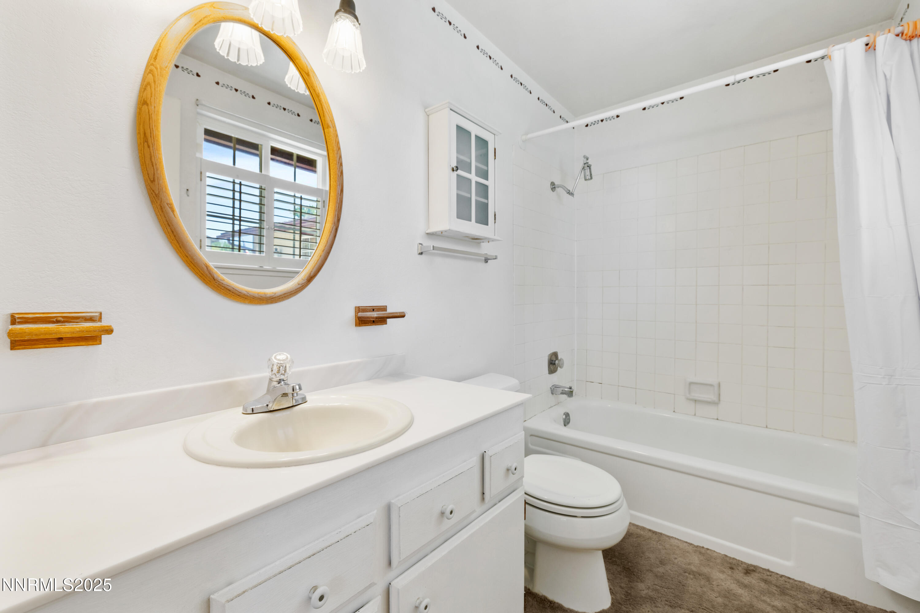 2960 Santa Ana Drive Reno, NV 89502 - Photo 6 of 12 2960 Bath 2