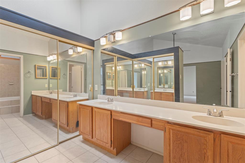 563 Ranch Trail, Unit 217 Irving, TX 75063 - Photo 12 of 19