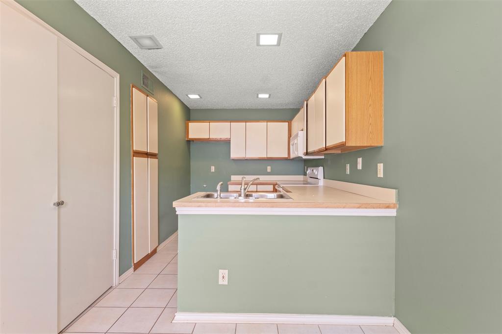 563 Ranch Trail, Unit 217 Irving, TX 75063 - Photo 5 of 19