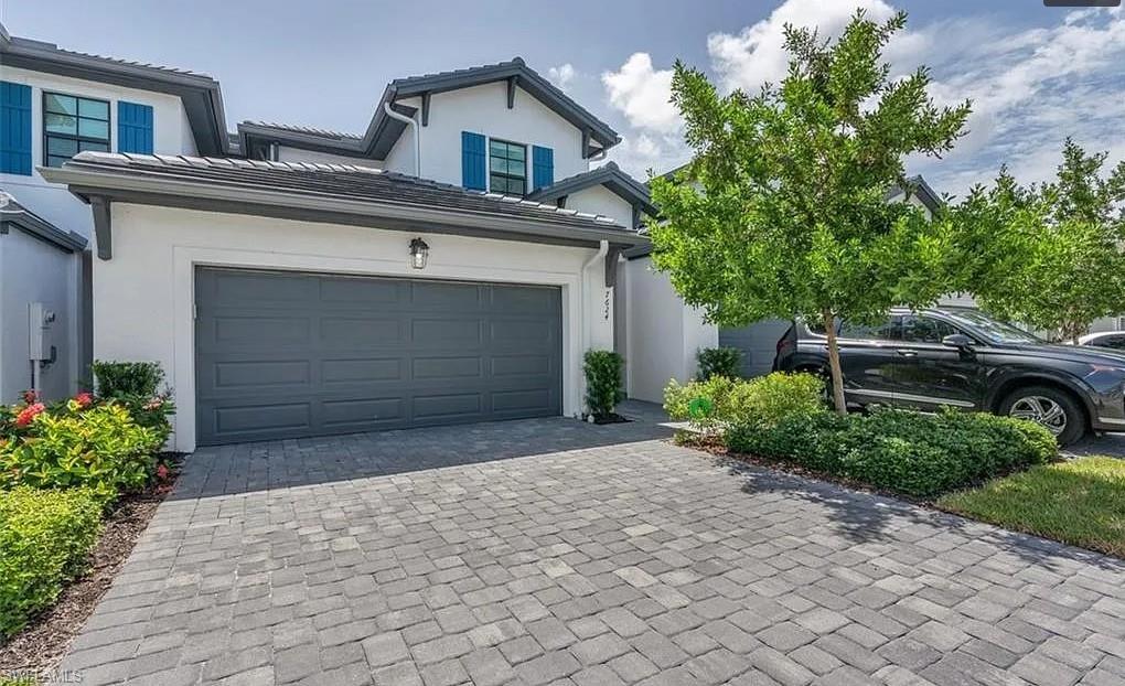 7624 Morgan Way Naples, FL 34119 - Photo 2 of 35