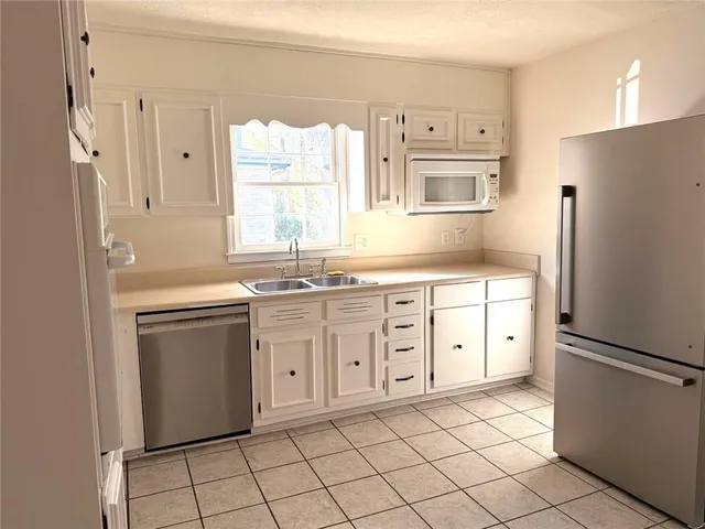 $299,900 | 4359 Parkview Drive, Lithia Springs, GA 30122