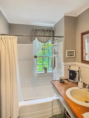 $599,900 | 1 Mast Road, Lee, NH 03861