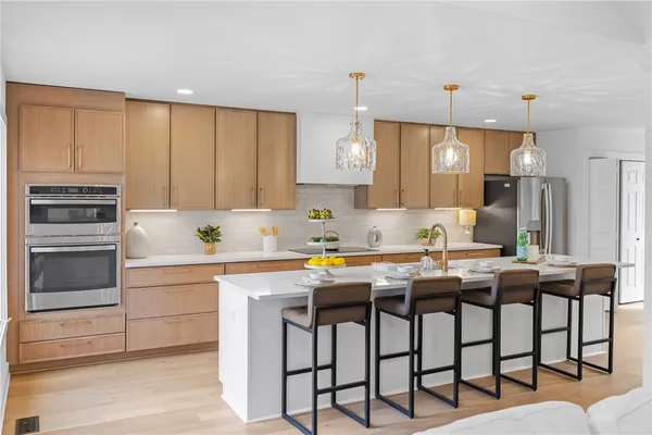 $870,000 | 117 Riverpoint Drive, Clemson, SC 29631