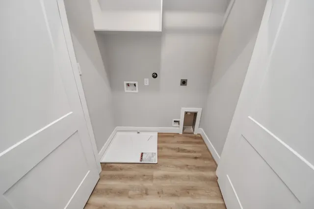 a view of an empty walk in closet