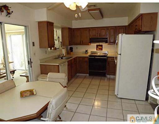 624 B Deal Road Monroe Township, NJ 08831 - Photo 6 of 15 Gallery Image 6