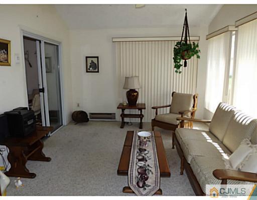 624 B Deal Road Monroe Township, NJ 08831 - Photo 9 of 15 Gallery Image 9