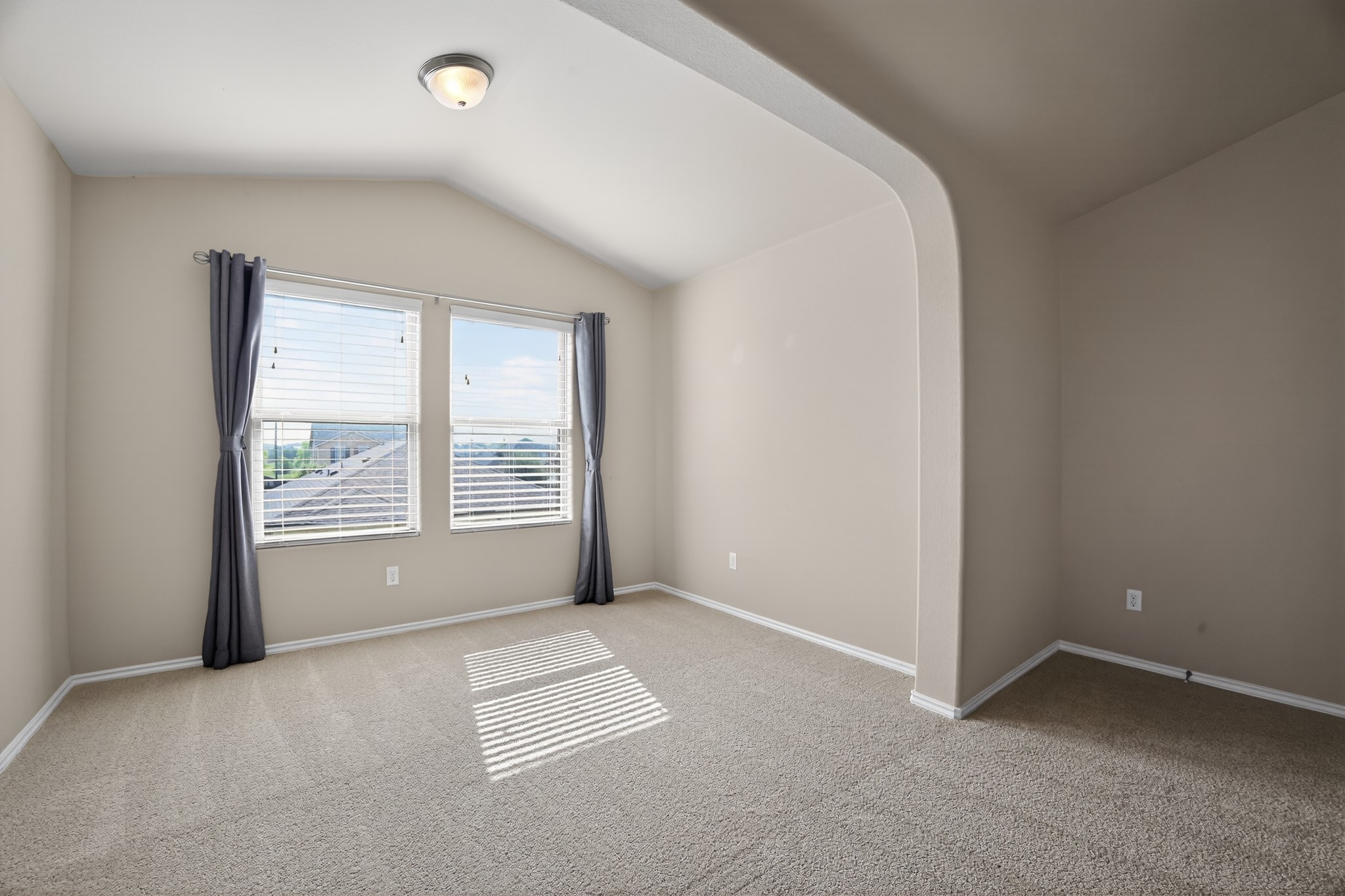 16816 Ruggio Road Pflugerville, TX 78660 - Photo 15 of 30 Large sitting/exercise space in primary bedroom