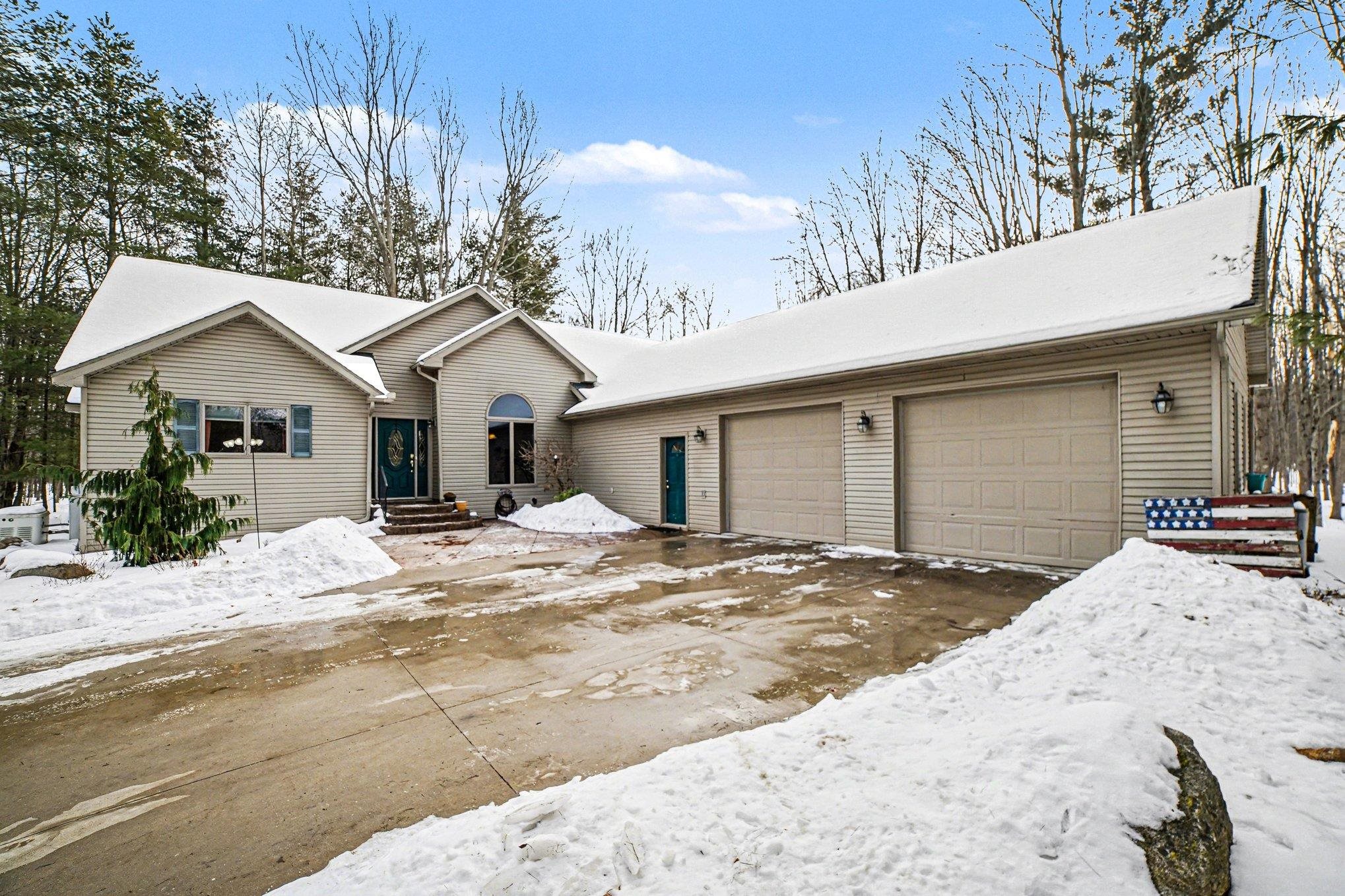3177 West Walter Road Coleman, MI 48618 - Photo 1 of 41 Gallery Image 1