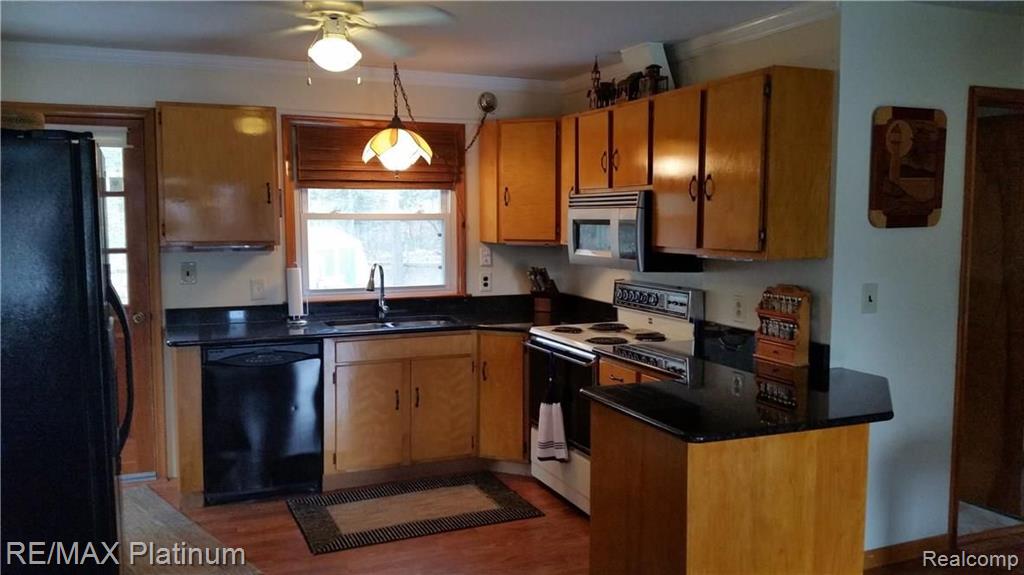 8625 Hidden Lake Drive Howell, MI 48855 - Photo 4 of 19