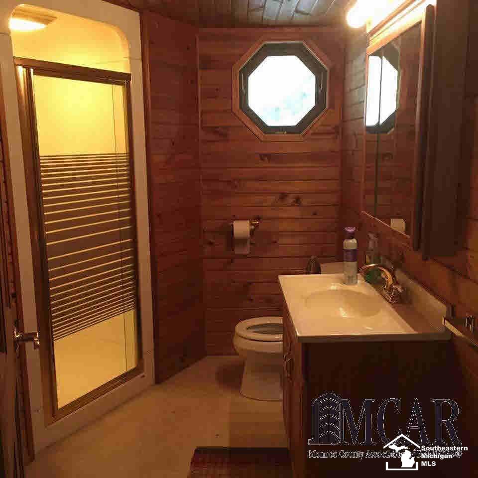 1625 Irish Road Dundee, MI 48131 - Photo 19 of 25 Bath off Family Room area