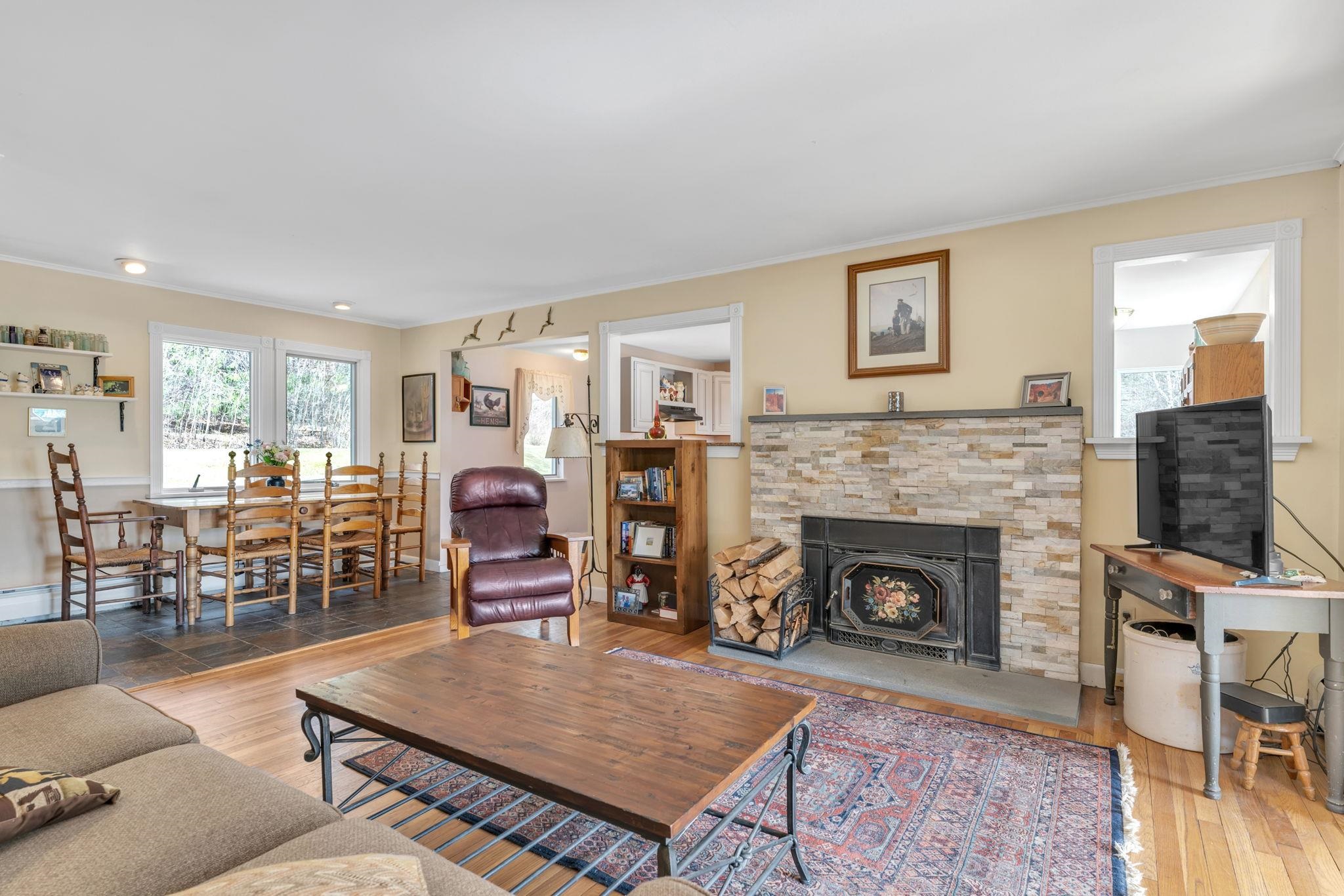 3 Henry Hough Road Waterbury, VT 05676 - Photo 4 of 37