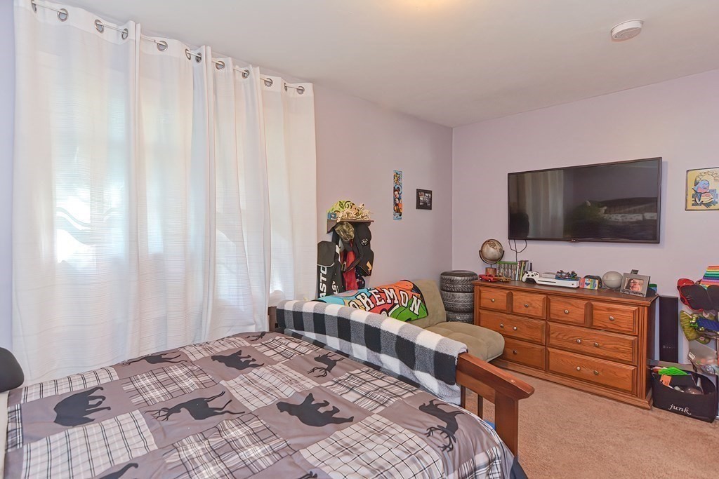 178 Southbridge Road Dudley, MA 01571 - Photo 9 of 31 Gallery Image 9