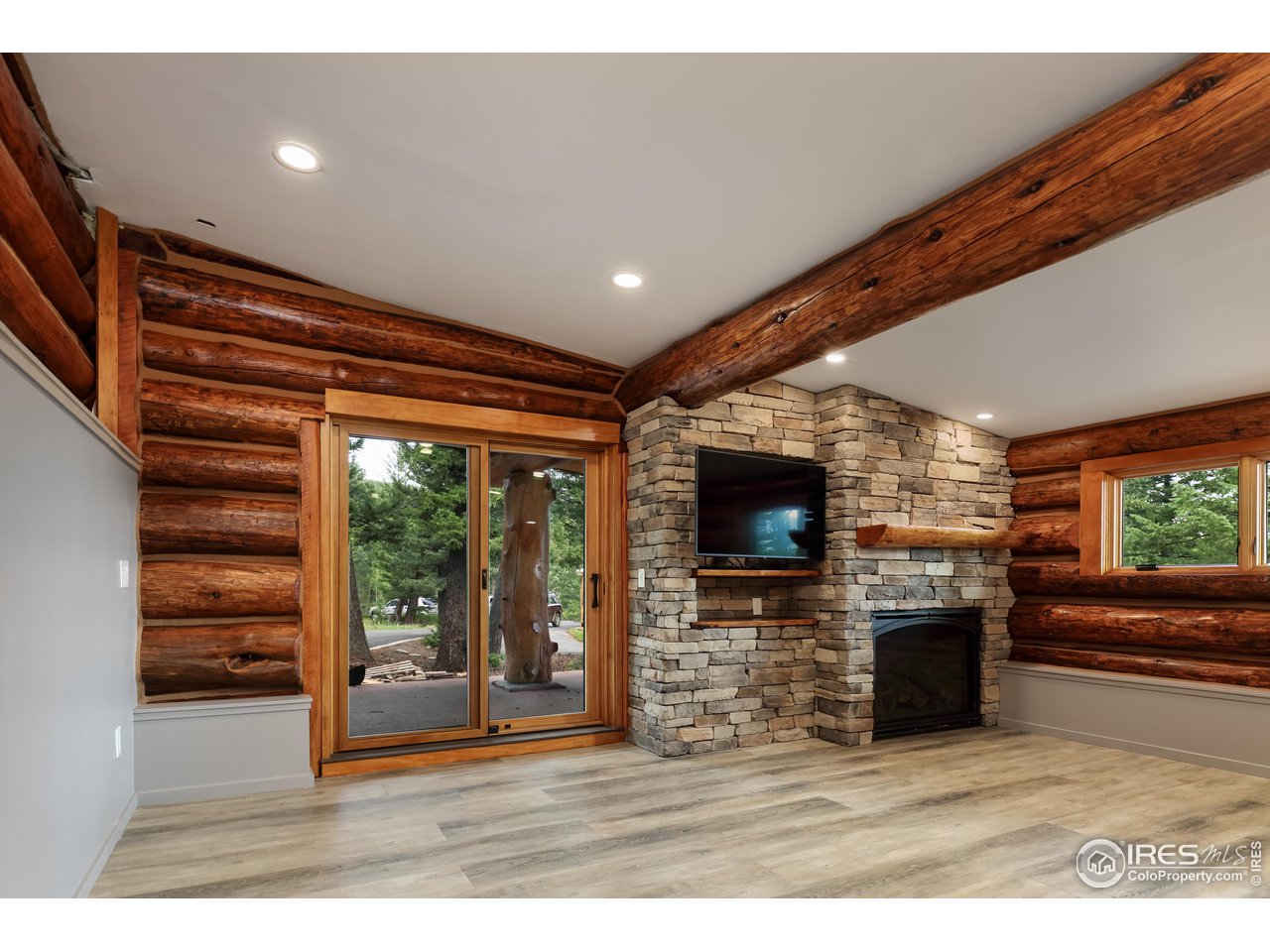 625 North Beaver Road Black Hawk, CO 80422 - Photo 27 of 40 a view interior of the house