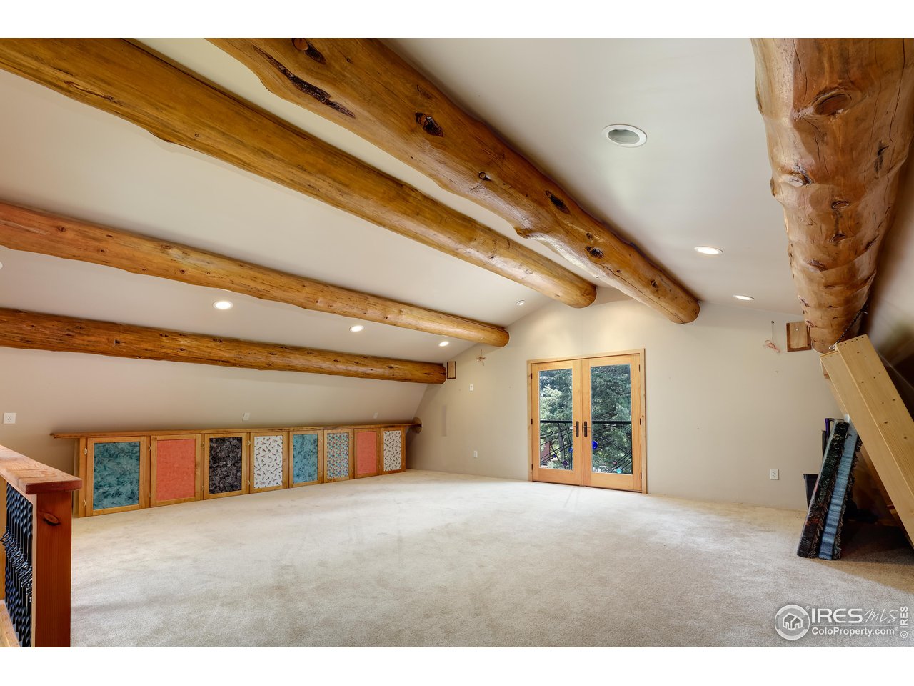 625 North Beaver Road Black Hawk, CO 80422 - Photo 38 of 40 a very nice looking room with a large window