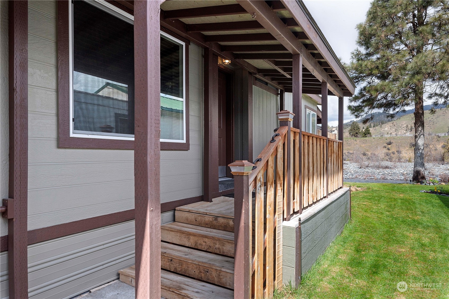 7900 Stine Hill Road, Unit 11 Cashmere, WA 98815 - Photo 34 of 39 a view of outdoor space and deck