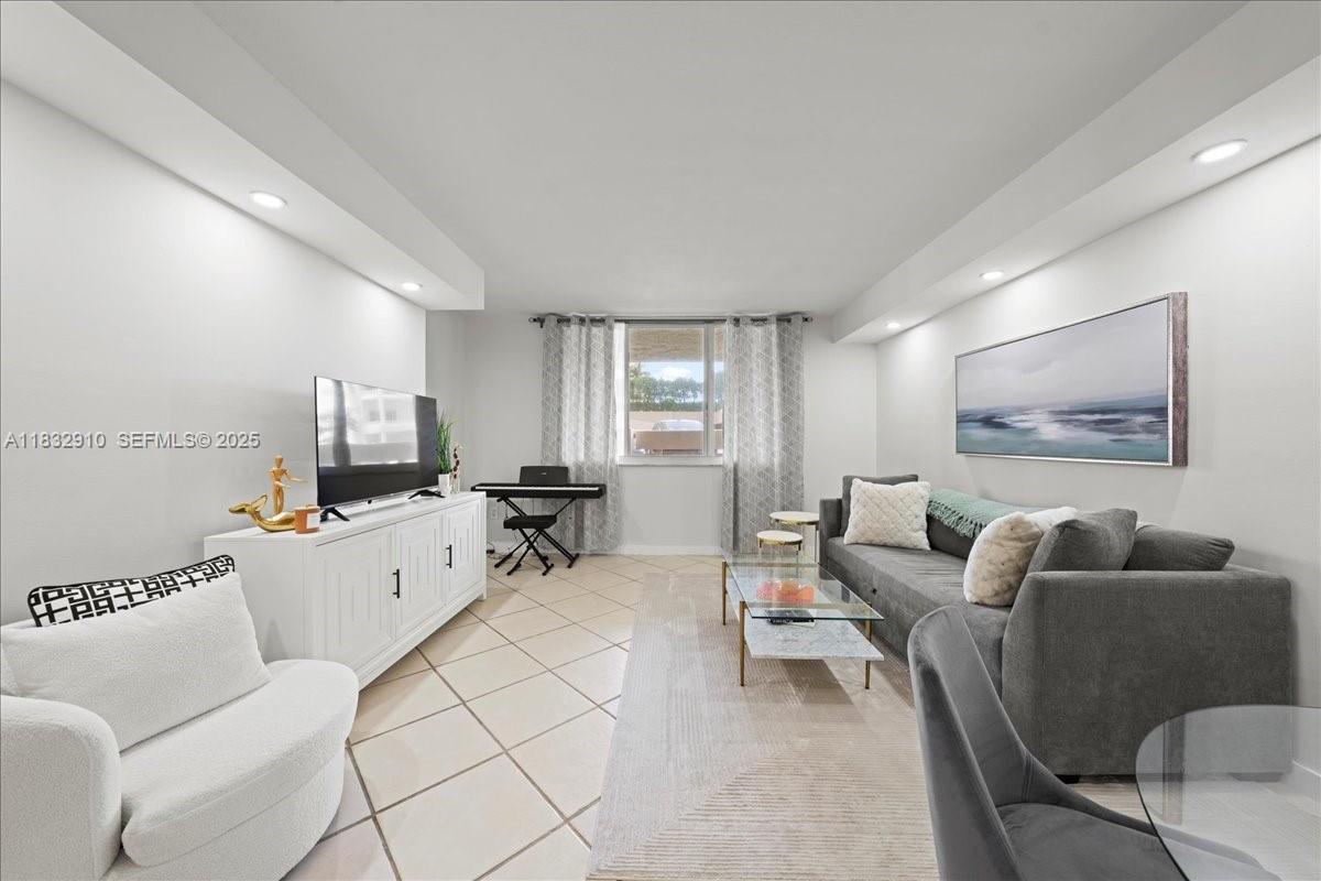 540 Brickell Key Drive, Unit 412 Miami, FL 33131 - Photo 2 of 32