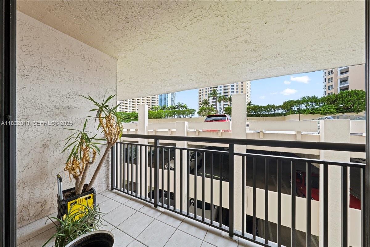 540 Brickell Key Drive, Unit 412 Miami, FL 33131 - Photo 22 of 32