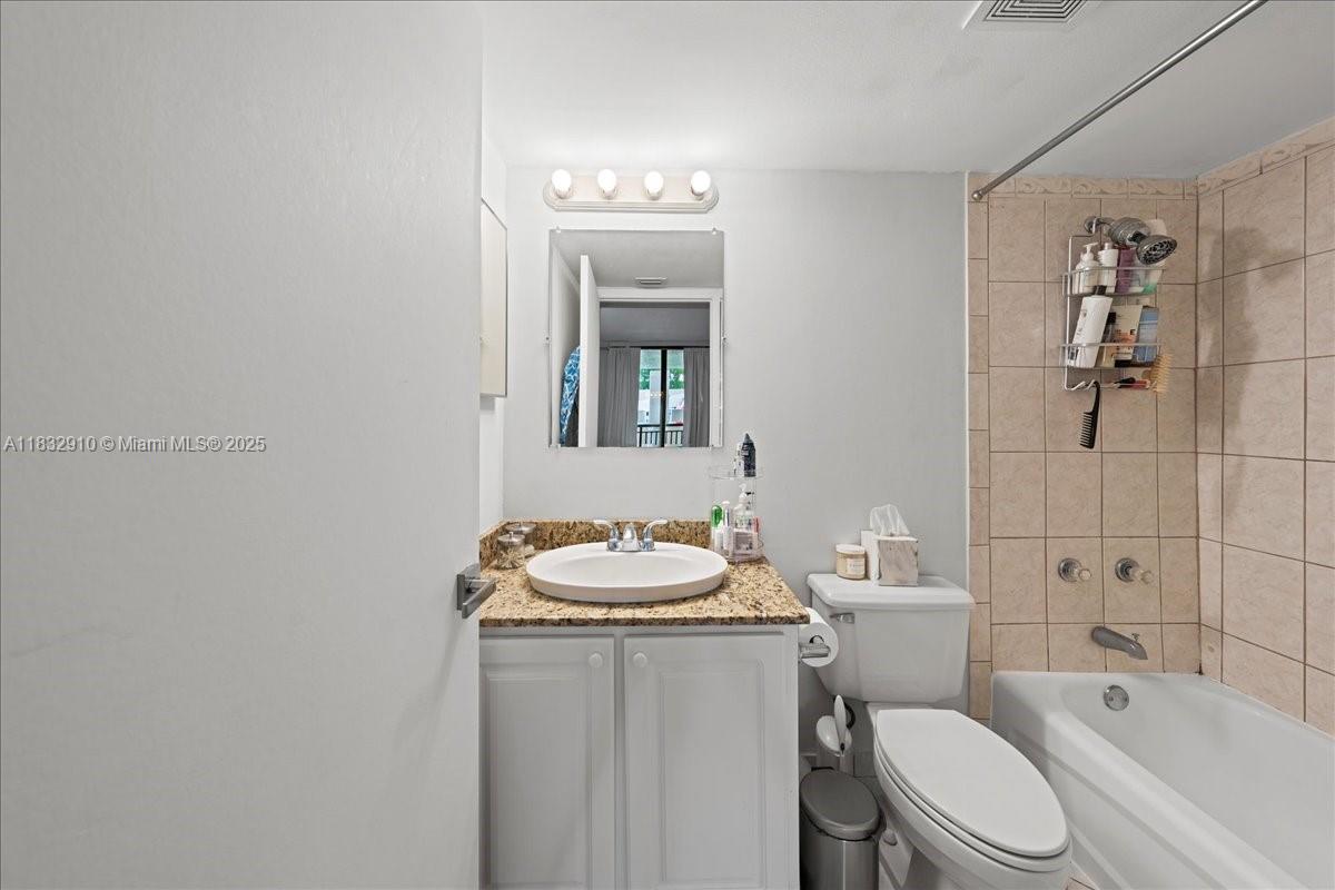 540 Brickell Key Drive, Unit 412 Miami, FL 33131 - Photo 29 of 32