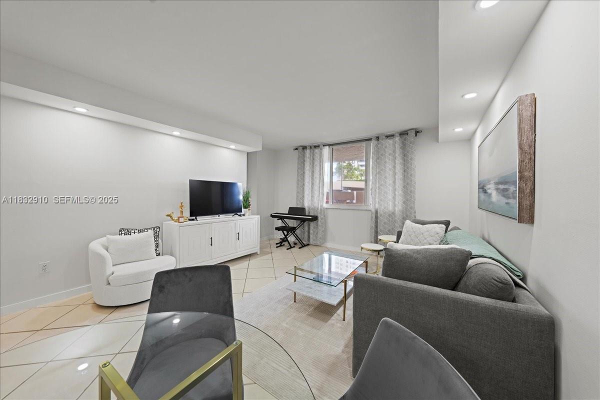 540 Brickell Key Drive, Unit 412 Miami, FL 33131 - Photo 3 of 32
