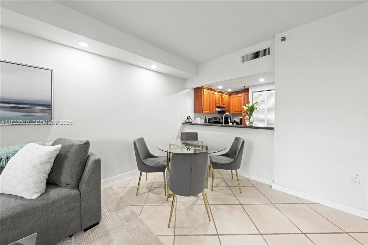 540 Brickell Key Drive, Unit 412 Miami, FL 33131 - Photo 7 of 32