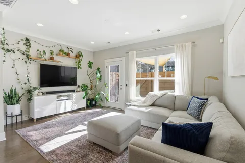 $465,000 | 102 West Mill Drive, Nashville, TN 37209