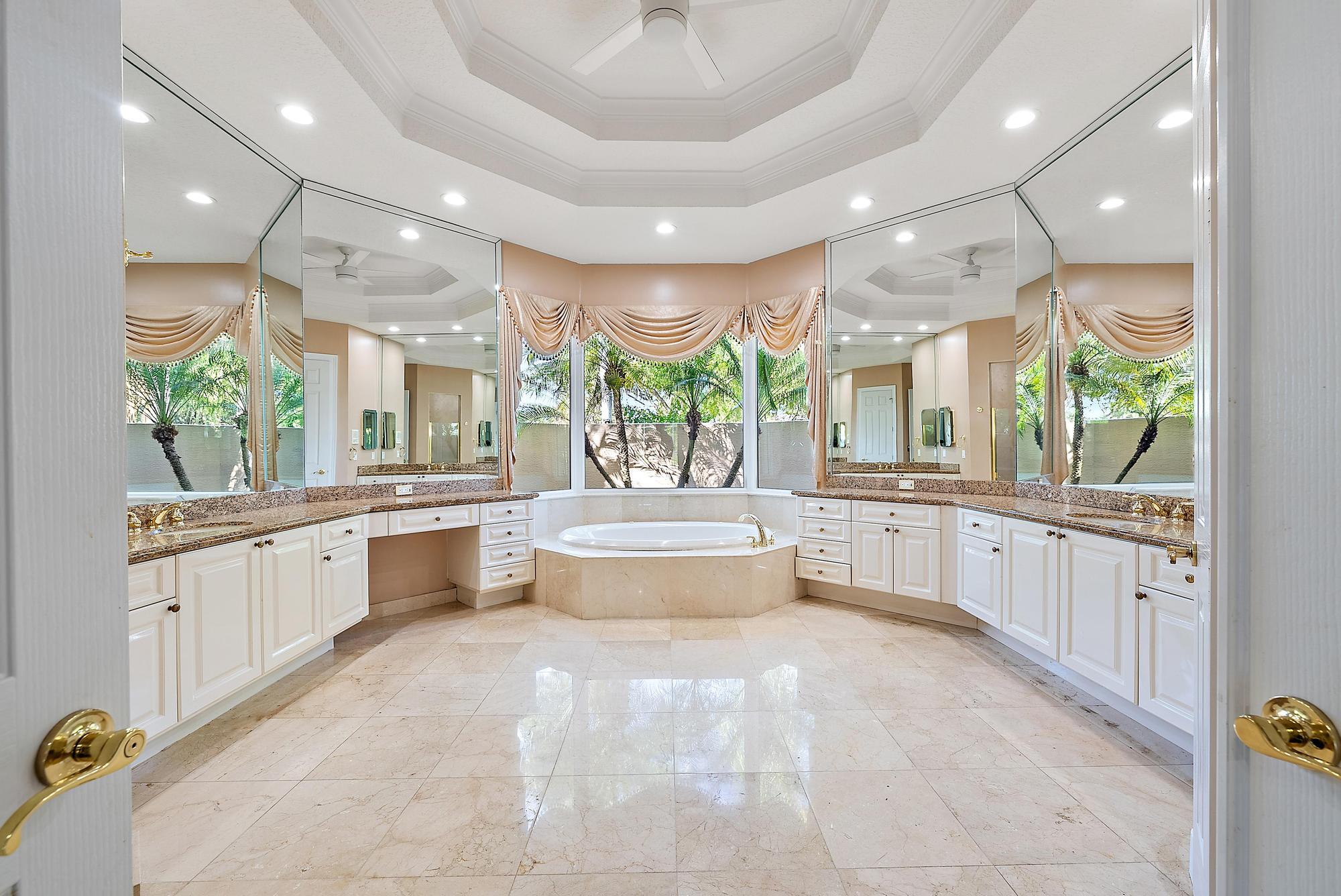 8480 Man O War Road Palm Beach Gardens, FL 33418 - Photo 17 of 45 Primary Bath