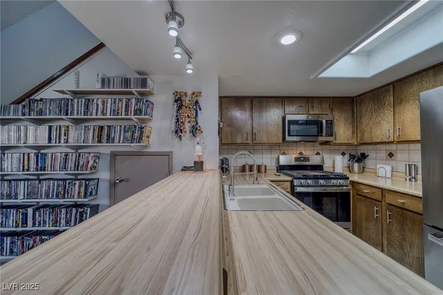 $185,000 | 3791 Desert Marina Drive, Unit 118, Laughlin, NV 89029