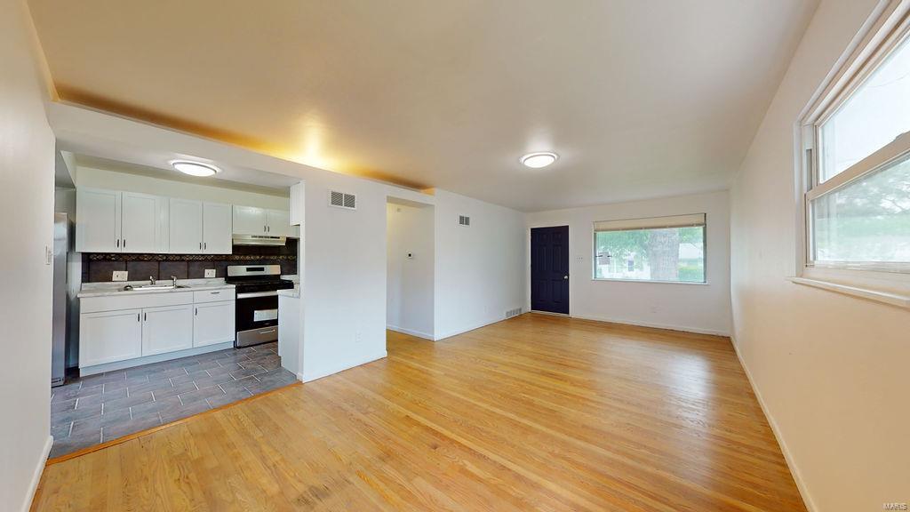 795 Mullanphy Road Florissant, MO 63031 - Photo 3 of 19 Gallery Image 3