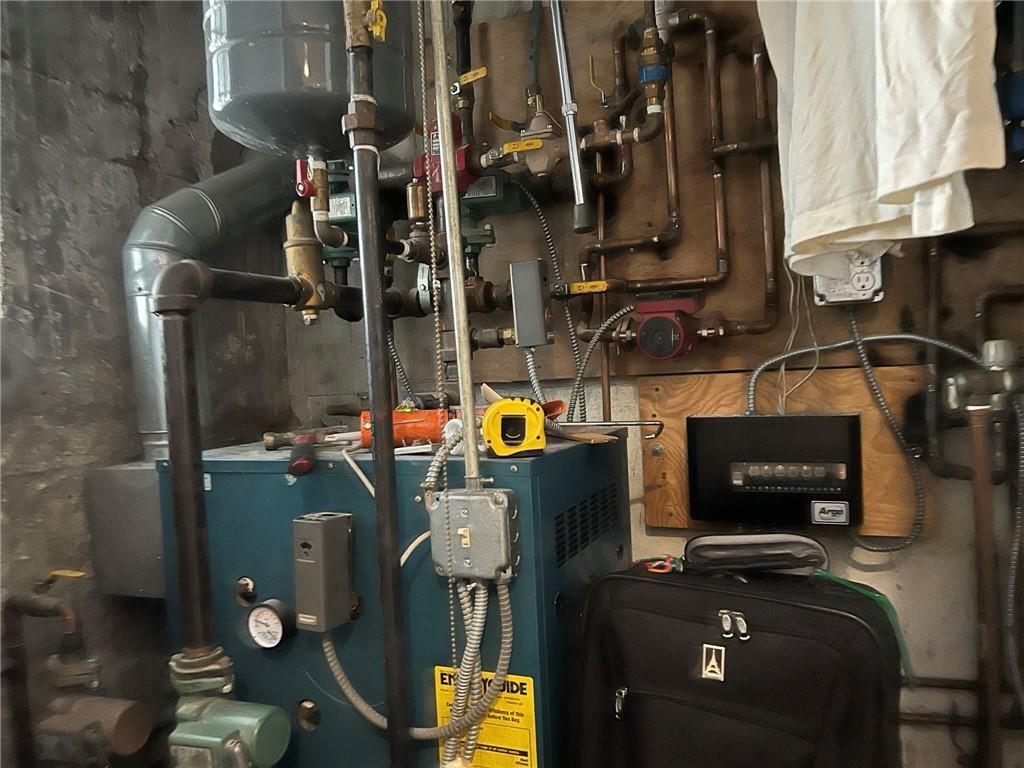 83 Gravesend Neck Road Brooklyn, NY 11223 - Photo 6 of 27