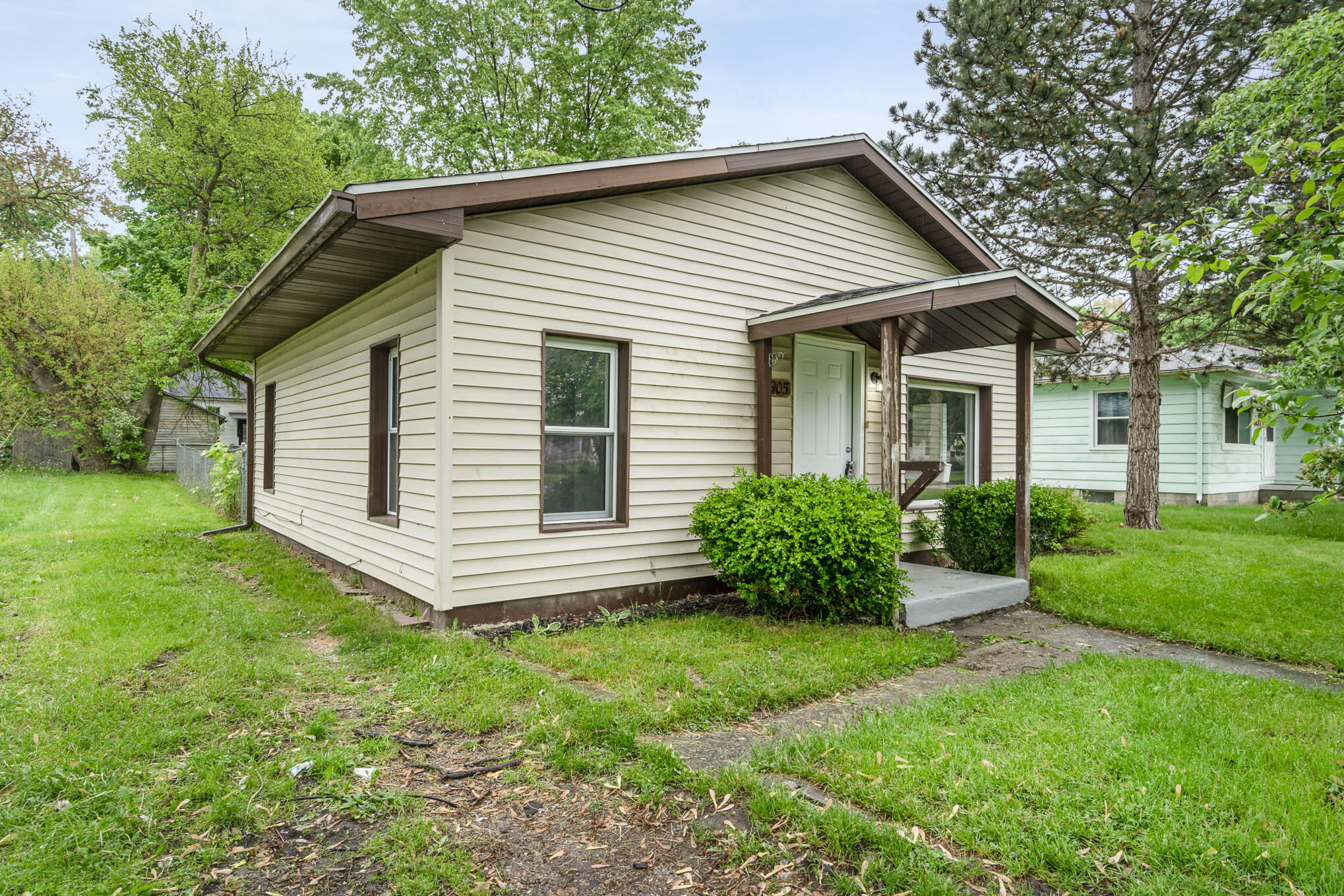 905 Webster Street Bay City, MI 48708 - Photo 2 of 17 Converted0_24-Edit